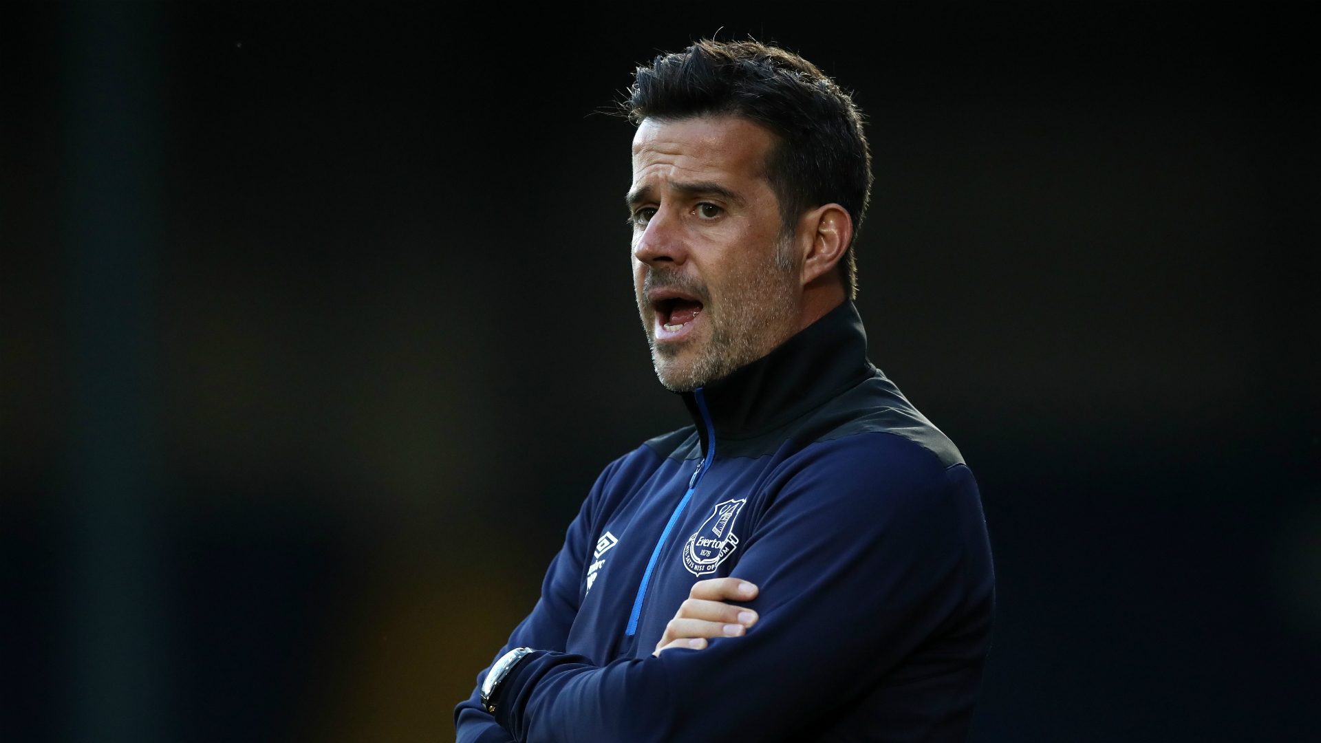 尤其是在他 尤其是在他