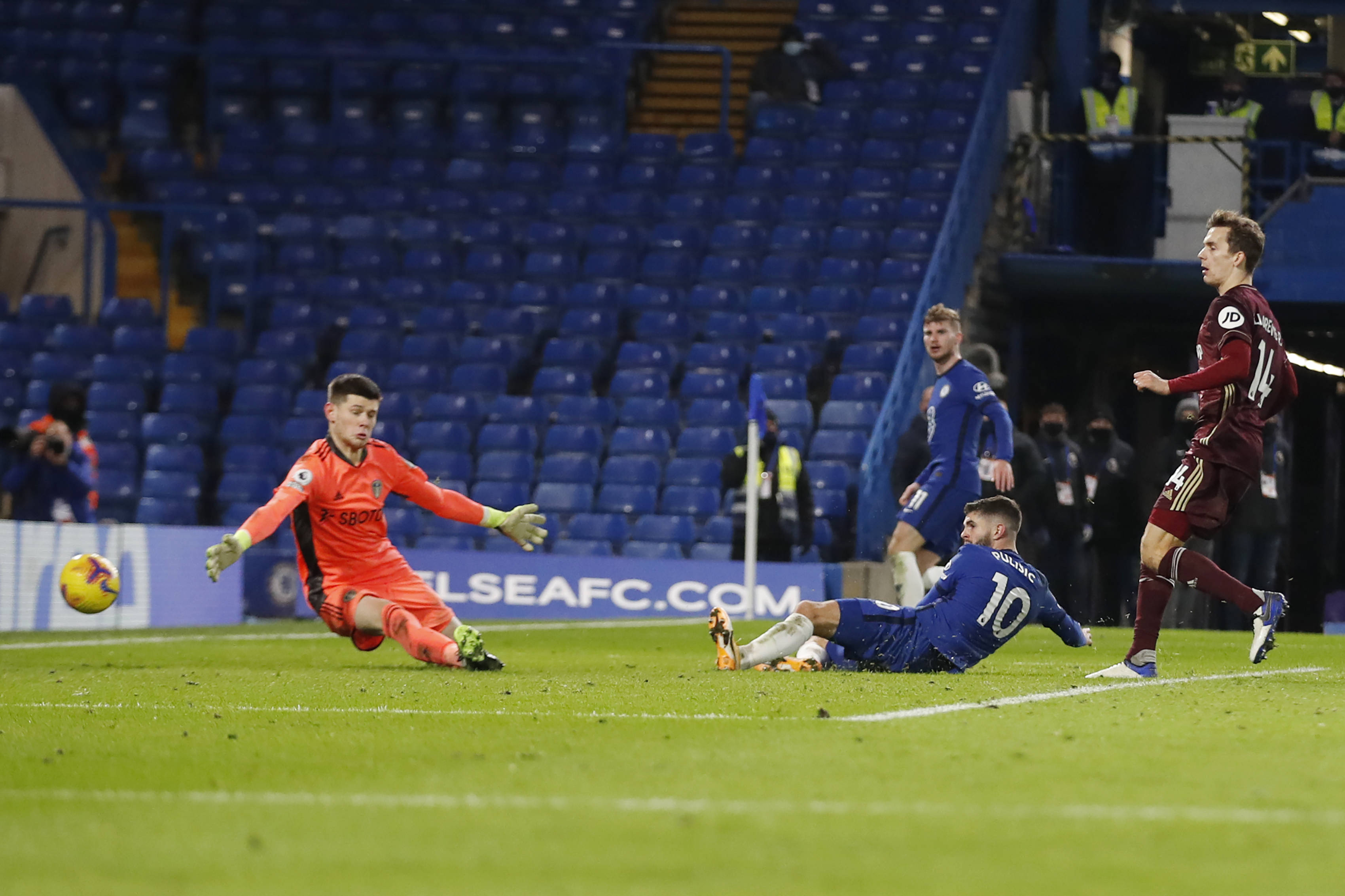 两名选手同 两名选手同